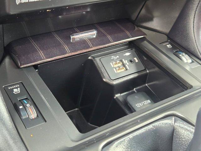 Used 2022 Lexus GX 460 Luxury w/ Sport Design Package AWD/4WD image 28
