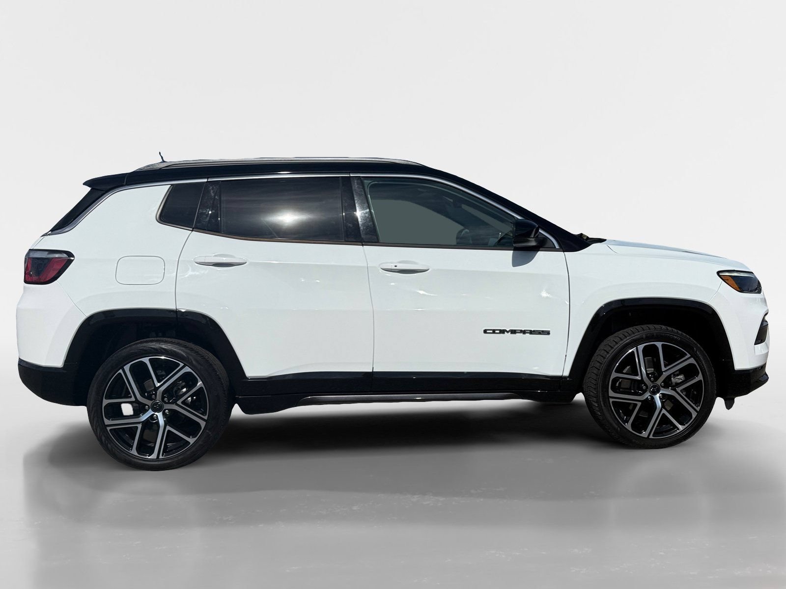 Used 2025 Jeep Compass Limited w/ Elite Group AWD/4WD image 8