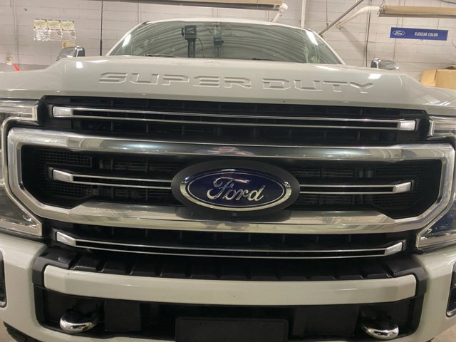 Certified 2022 Ford F350 Platinum w/ Tremor Off-Road Package AWD/4WD image 23