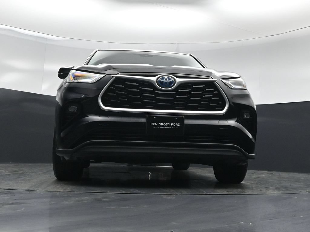 Used 2023 Toyota Highlander LE AWD/4WD image 45