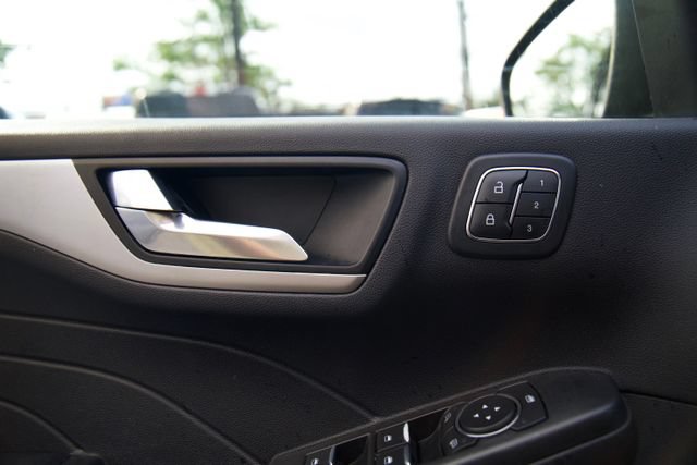 Certified 2021 Ford Escape SEL w/ Technology Package AWD/4WD image 15