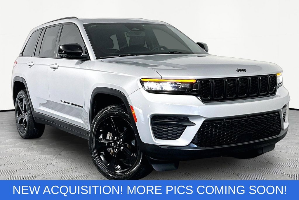 Used 2023 Jeep Grand Cherokee Altitude