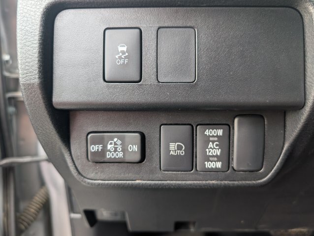 Used 2023 Toyota Tacoma TRD Off-Road w/ Technology Package AWD/4WD image 9