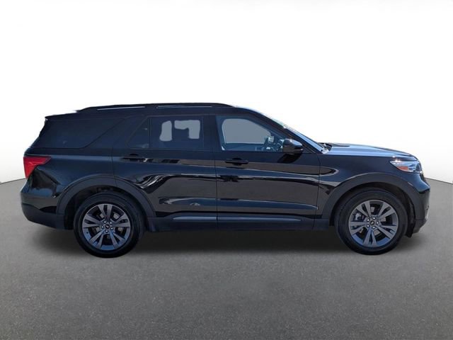 Certified 2023 Ford Explorer XLT w/ Equipment Group 202A AWD/4WD image 2