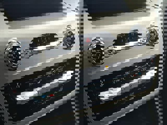 Certified 2021 Ford Explorer XLT w/ Equipment Group 202A image 27