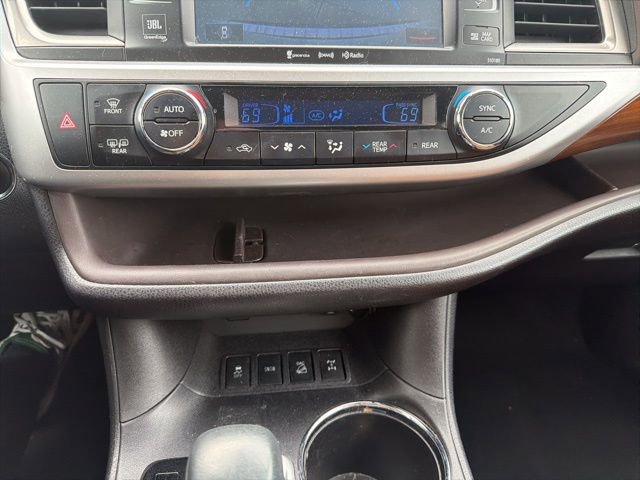 Used 2017 Toyota Highlander Limited Platinum image 29