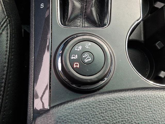 Certified 2018 Ford Explorer XLT w/ Equipment Group 202A image 24