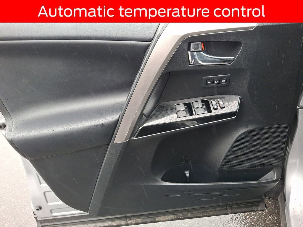 Used 2018 Toyota RAV4 Limited image 12