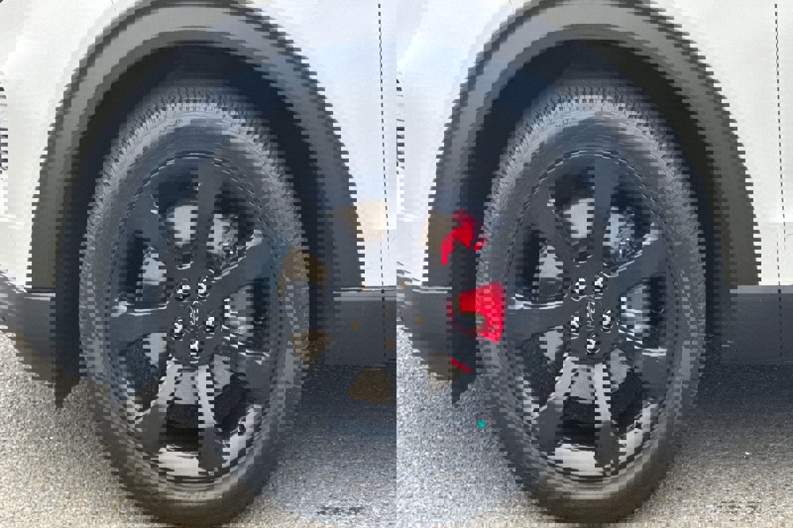 Certified 2022 Ford Explorer ST w/ ST Street Pack image 27