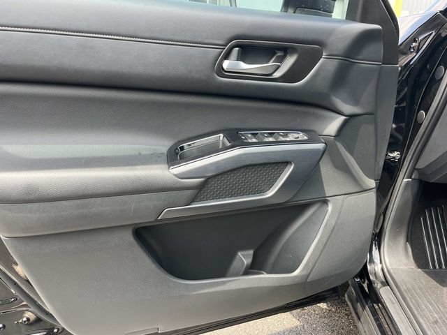 Used 2024 Nissan Pathfinder SL FWD image 33