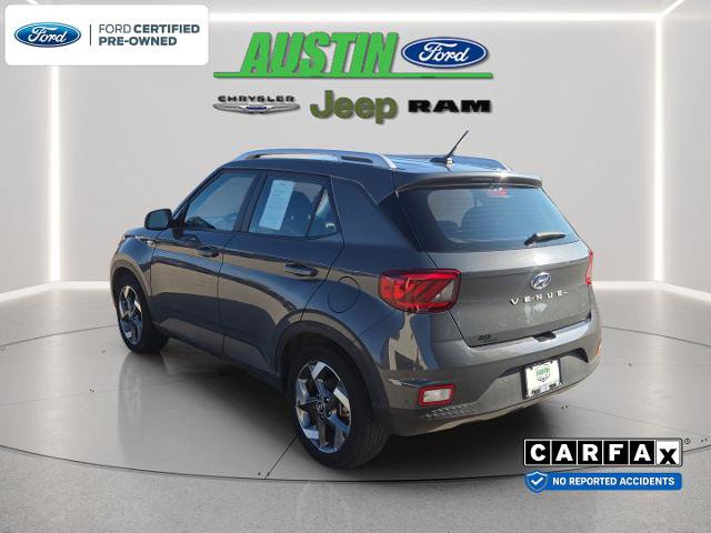 Used 2025 Hyundai Venue SEL FWD image 3