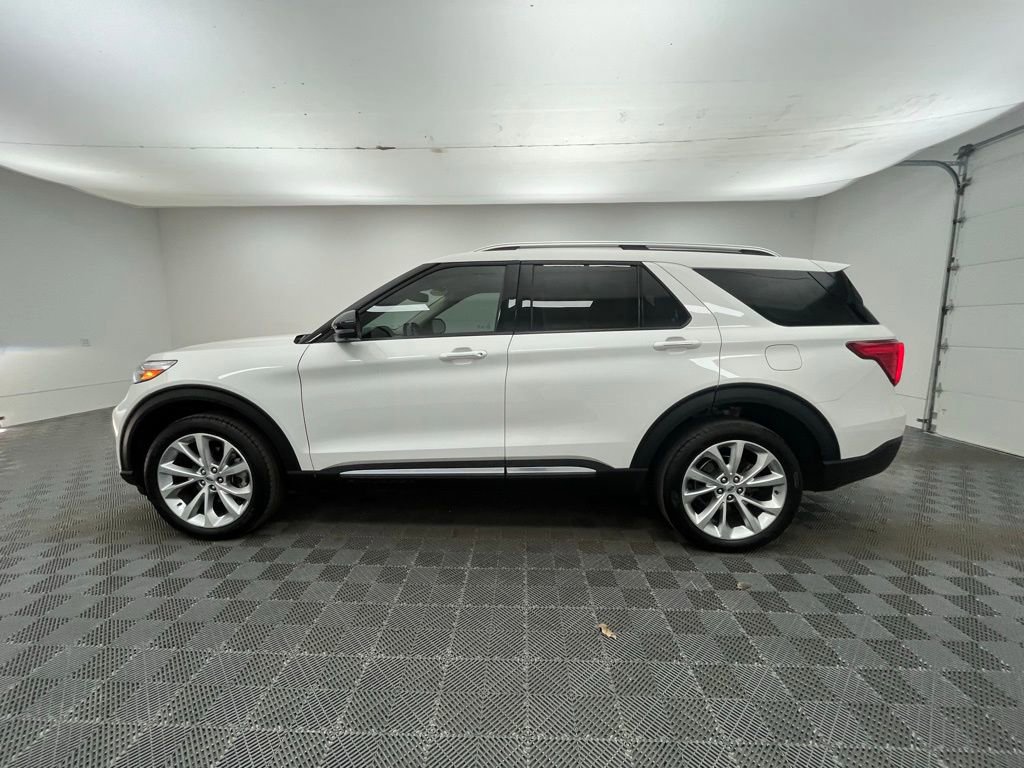 Certified 2022 Ford Explorer Platinum w/ Equipment Group 601A image 6