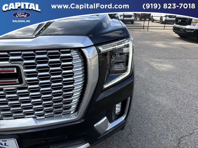 Used 2021 GMC Yukon XL Denali w/ Denali Premium Package image 11