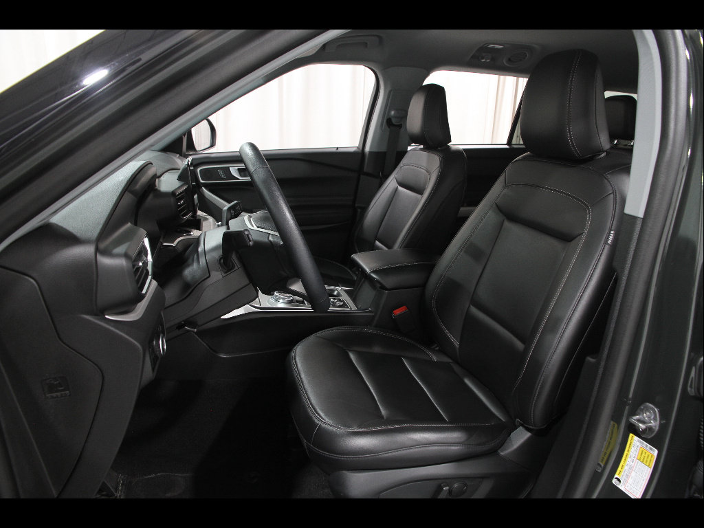 Certified 2023 Ford Explorer XLT w/ Equipment Group 202A AWD/4WD image 5