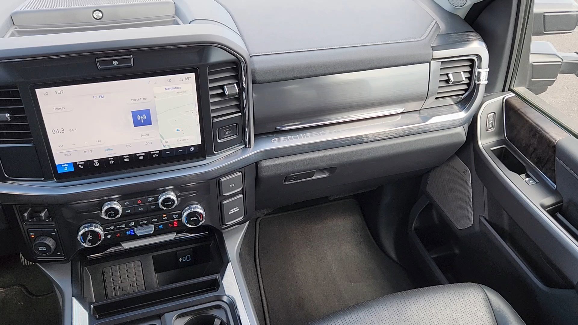 Certified 2025 Ford F250 Lariat image 7