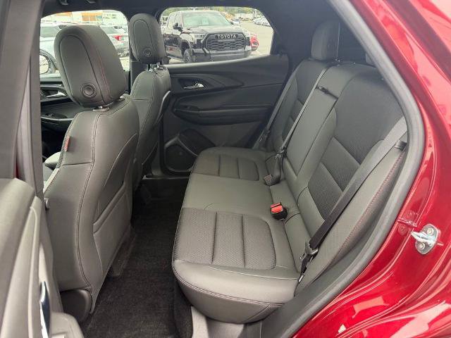 Used 2023 Chevrolet TrailBlazer RS w/ Sun and Liftgate Package FWD image 9