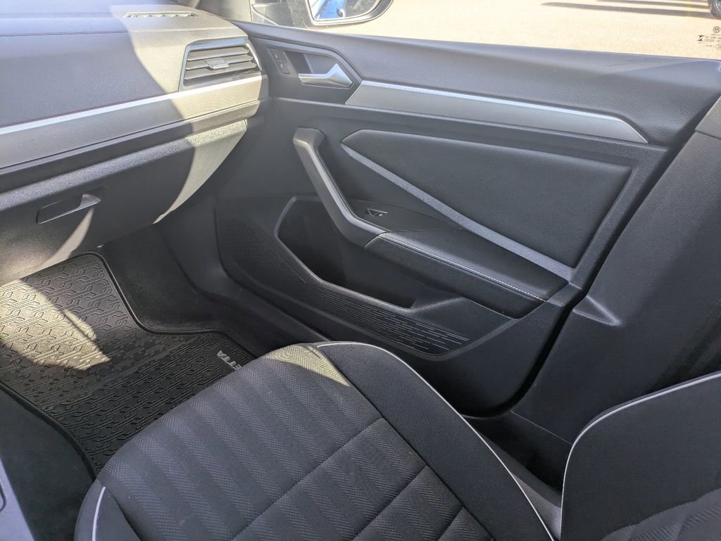 Used 2024 Volkswagen Jetta Sport FWD image 17