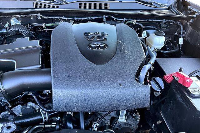 Used 2022 Toyota Tacoma TRD Sport w/ Technology Package image 39