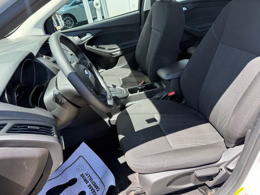 Certified 2018 Ford Focus SE FWD image 7