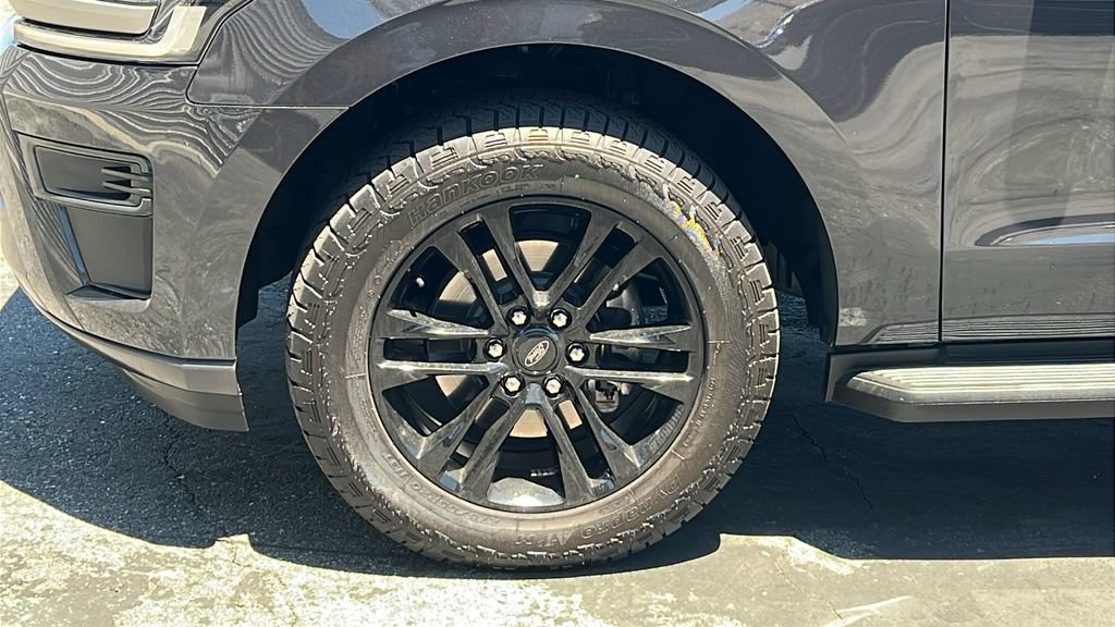 Certified 2024 Ford Expedition XLT RWD image 7