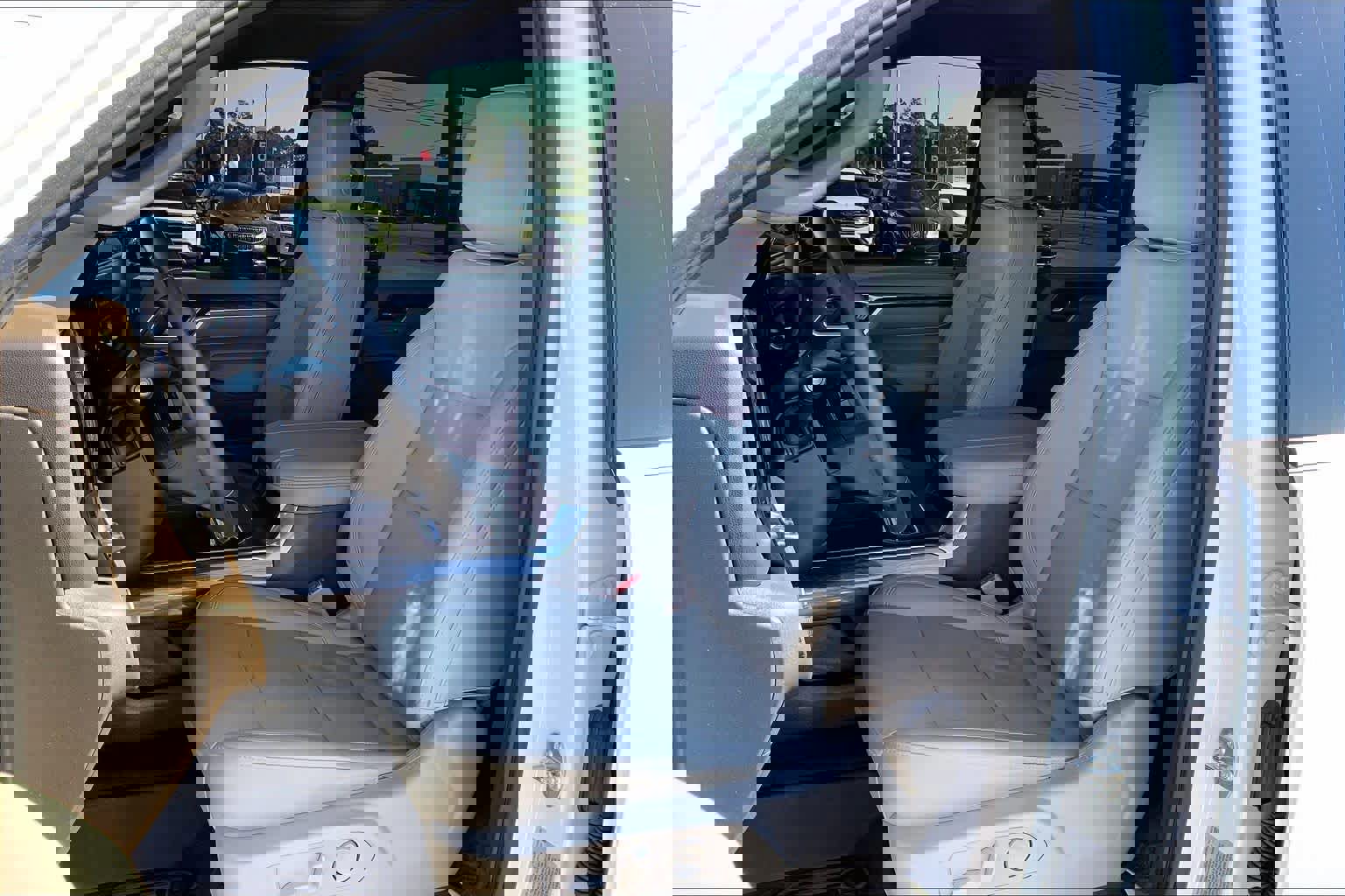 Used 2025 Chevrolet Silverado 3500 LTZ w/ LTZ Premium Package image 10