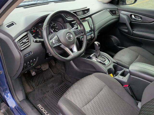 Used 2020 Nissan Rogue SV FWD image 25