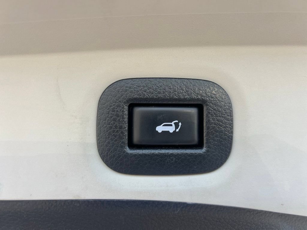 Used 2019 Nissan Rogue SV AWD/4WD image 6