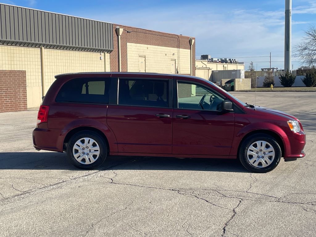 Used 2019 Dodge Grand Caravan SE image 6