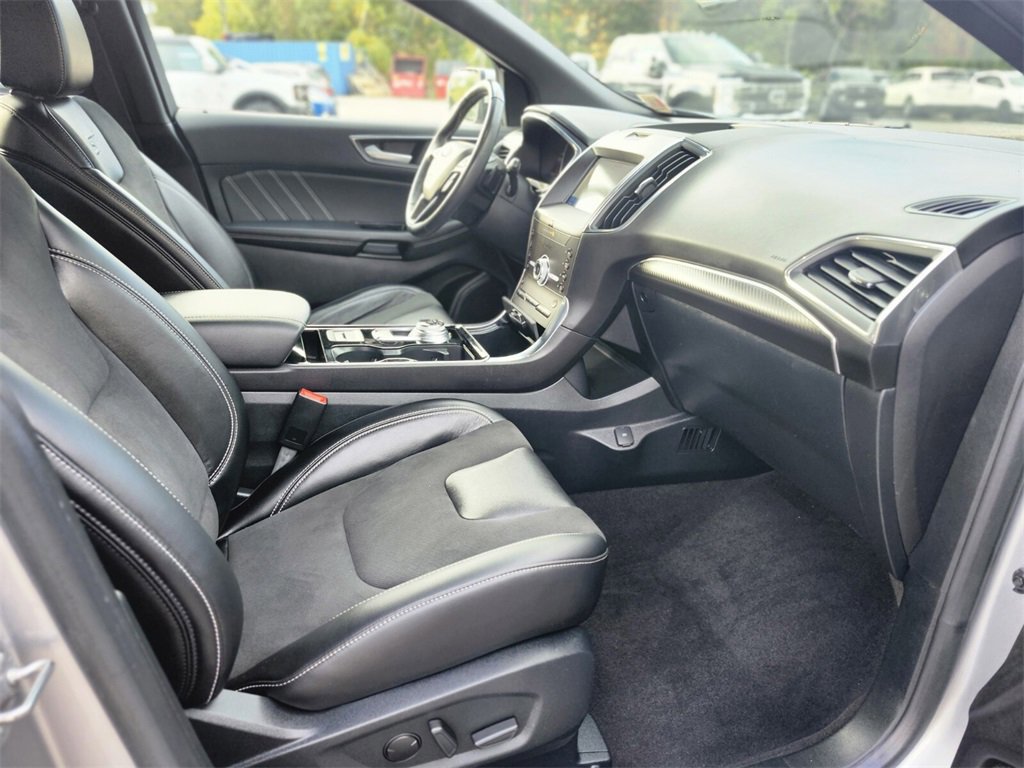 Certified 2020 Ford Edge ST w/ Cold Weather Package image 11