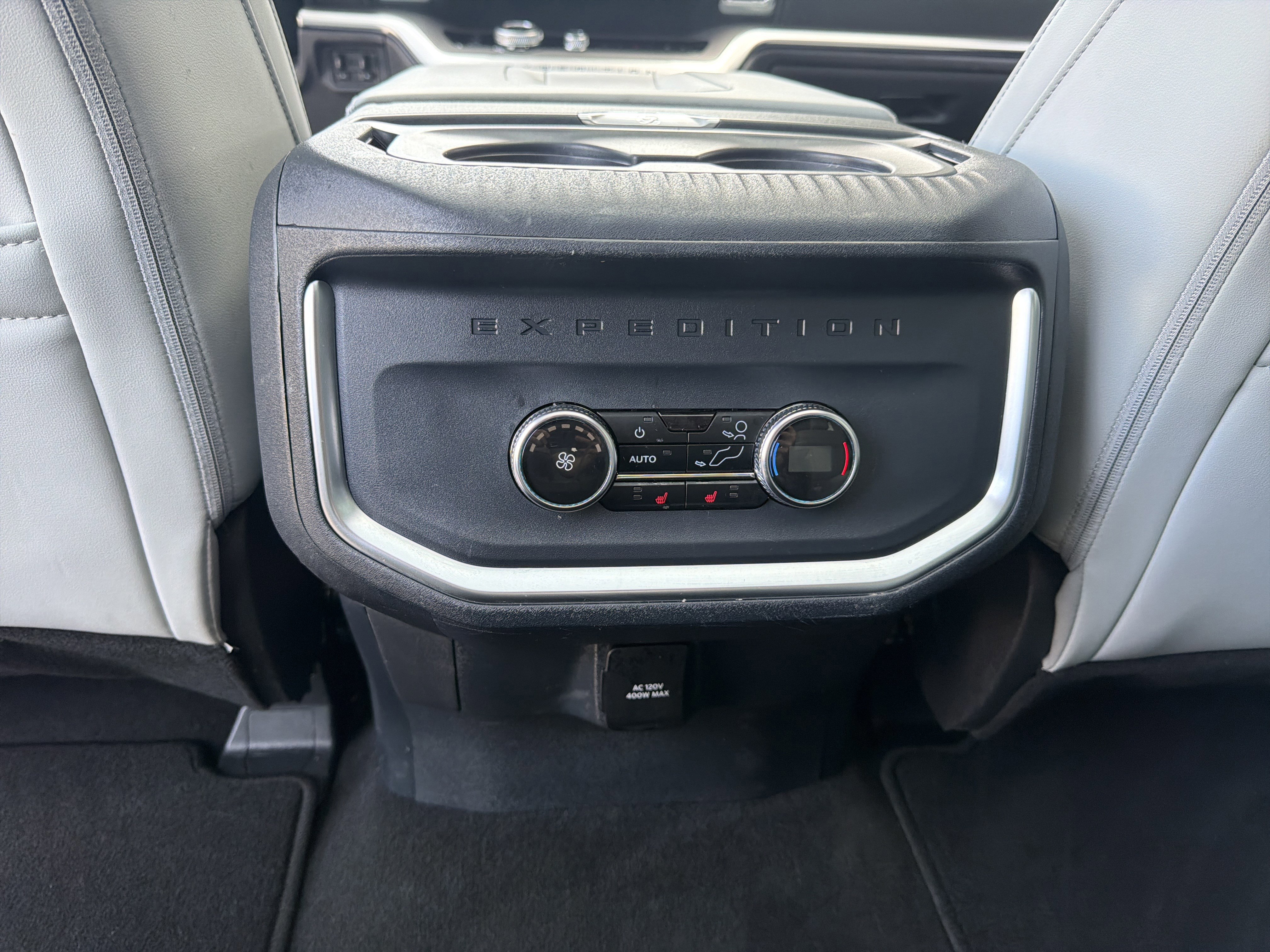 Certified 2025 Ford Expedition Platinum w/ Driver's Package image 34