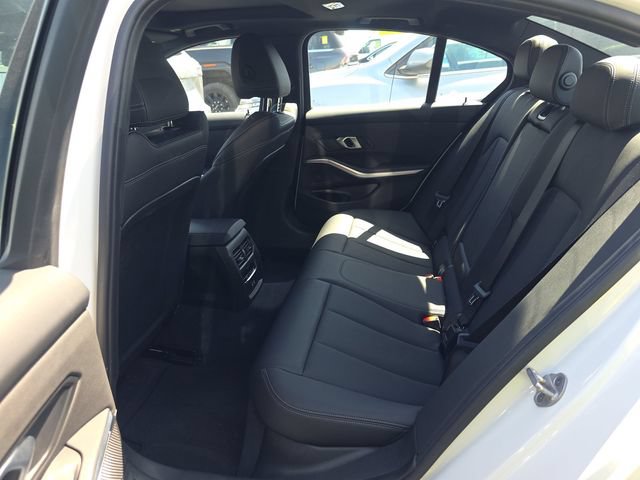 Used 2025 BMW 330i xDrive Sedan AWD/4WD image 9