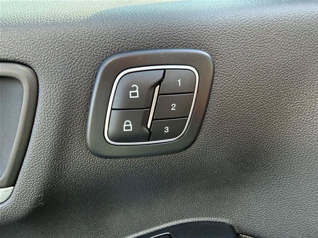 Certified 2025 Ford Escape SE w/ PHEV Premium Package FWD image 14