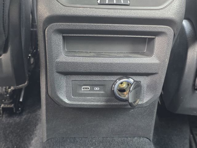 Used 2021 Volkswagen Tiguan SE R-Line image 18