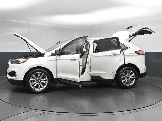 Certified 2019 Ford Edge Titanium w/ Equipment Group 301A AWD/4WD image 57