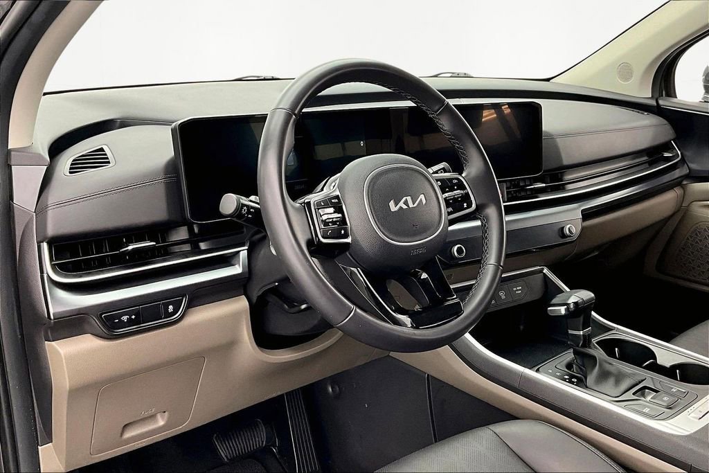 Used 2025 Kia Carnival LXS image 14