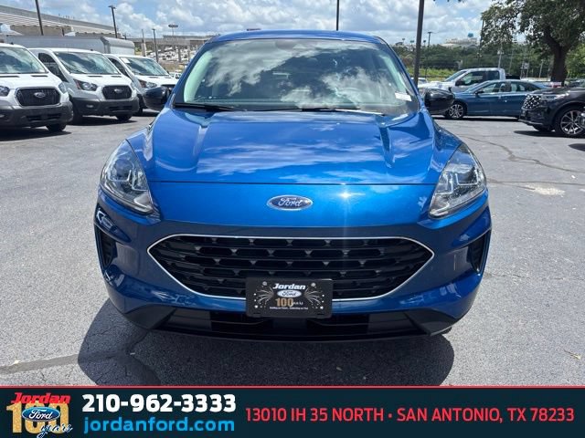 Certified 2022 Ford Escape SE w/ SE Sport Appearance Package FWD image 2