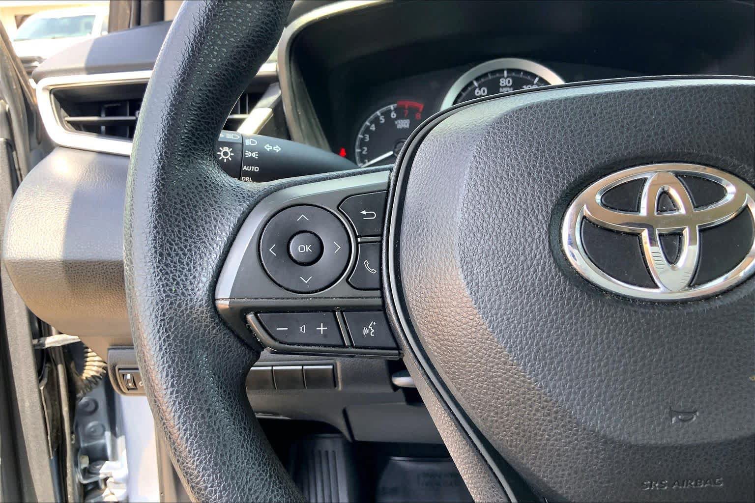 Used 2021 Toyota Corolla LE FWD image 23