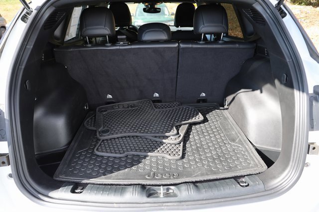 Used 2023 Jeep Compass Trailhawk w/ Trailhawk Convenience Group image 8