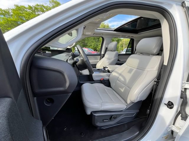 Certified 2025 Ford Expedition Active AWD/4WD image 19