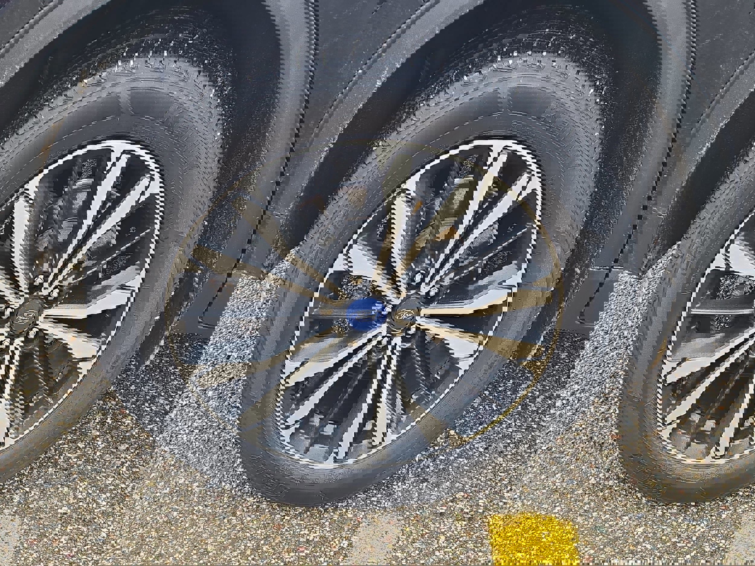 Certified 2022 Ford Escape SE w/ SE Sport Appearance Package image 6