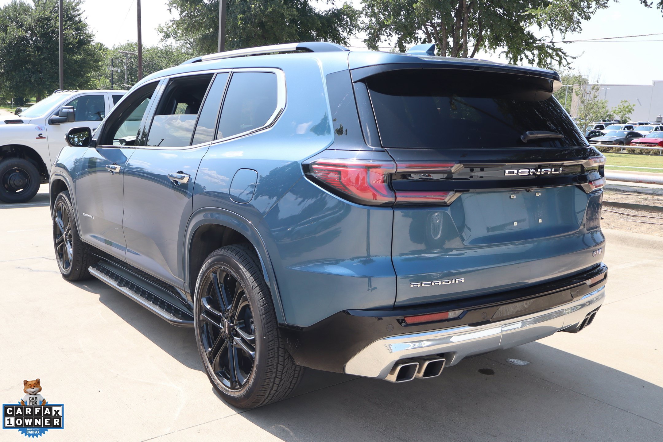 Used 2025 GMC Acadia Denali w/ LPO, Floor Liner Package FWD image 6