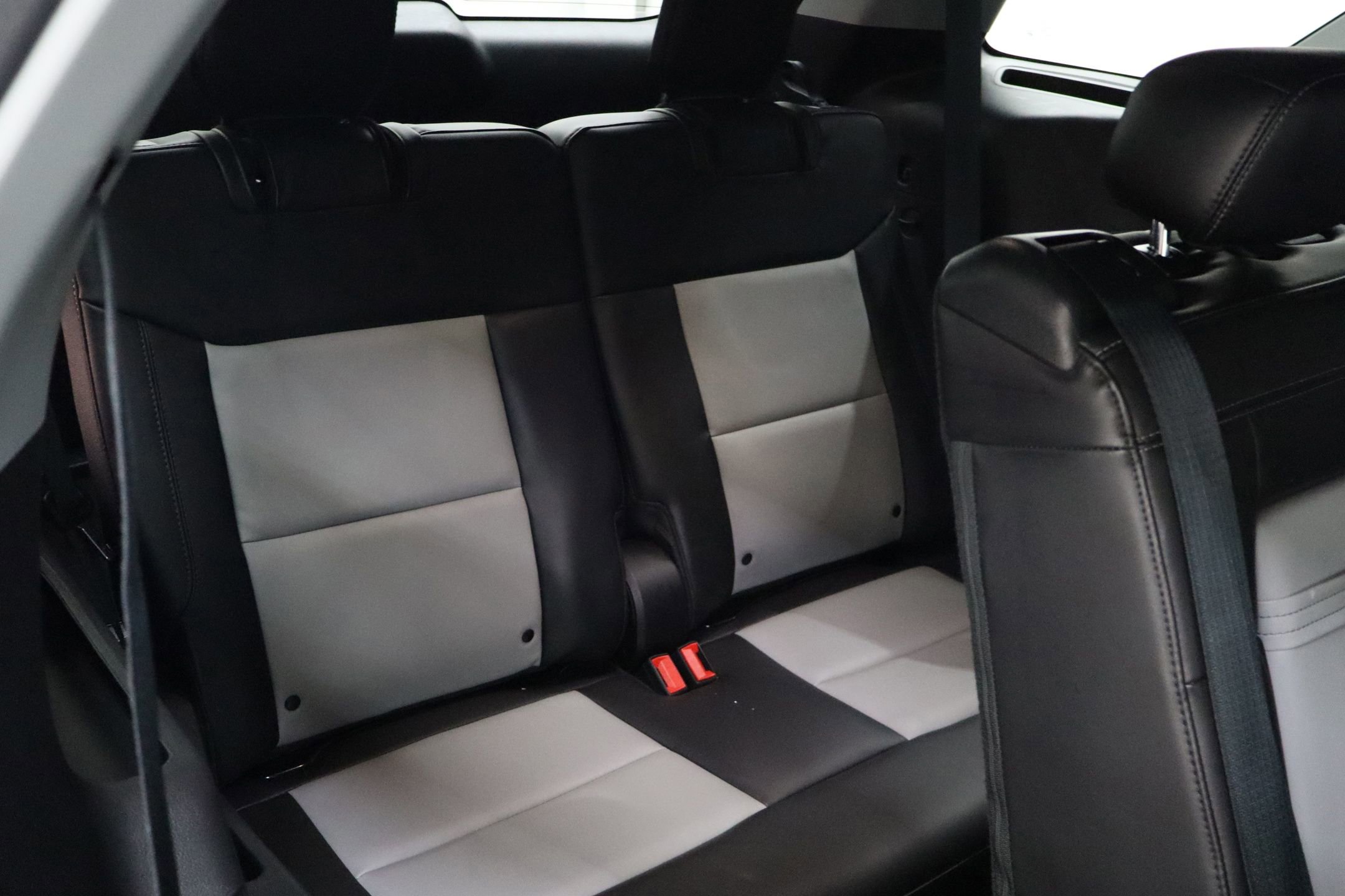 Certified 2022 Ford Explorer XLT w/ Equipment Group 202A image 28