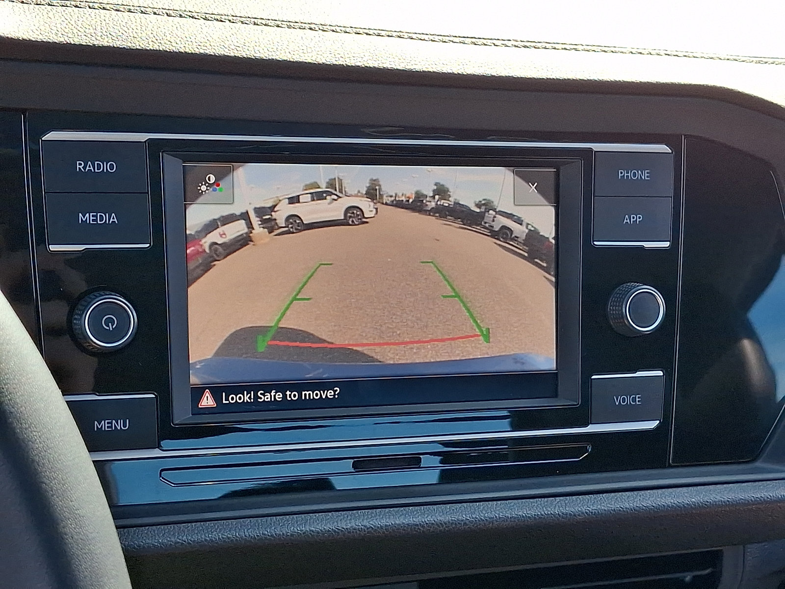 Used 2022 Volkswagen Jetta SE FWD image 25