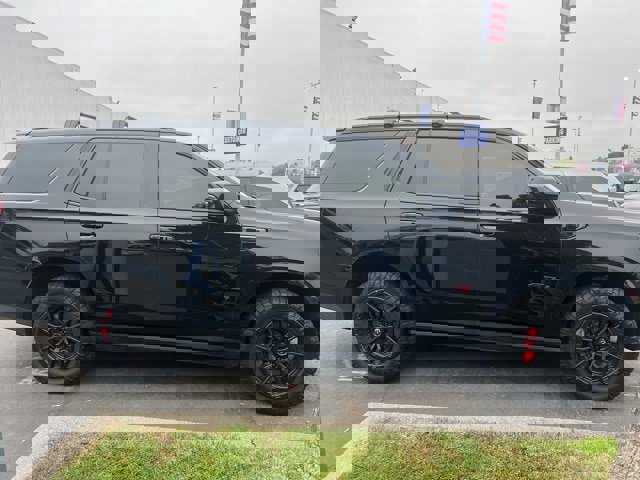 Used 2023 GMC Yukon AT4 w/ Technology Package image 6