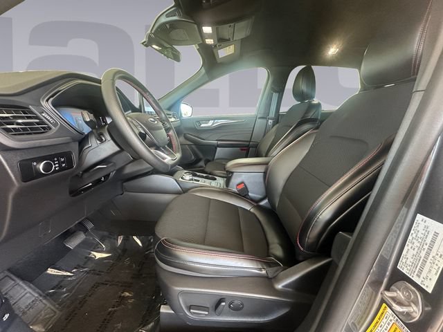 Certified 2025 Ford Escape ST-Line AWD/4WD image 10