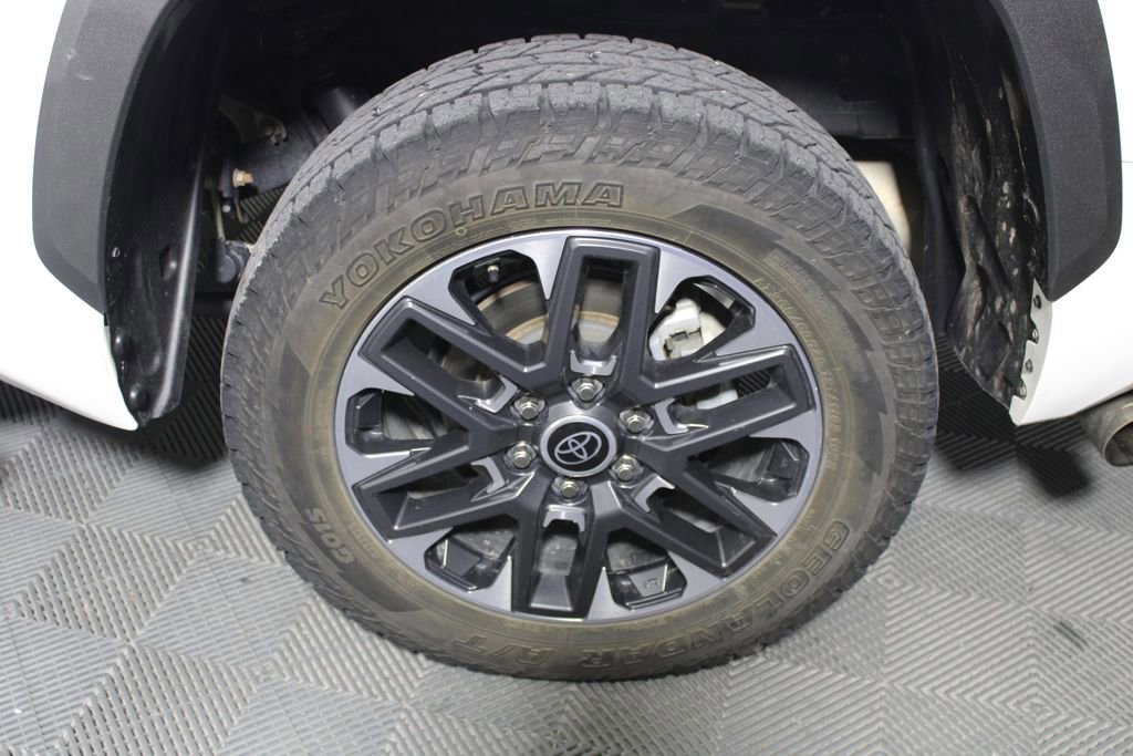 Used 2023 Toyota Tundra Limited image 23