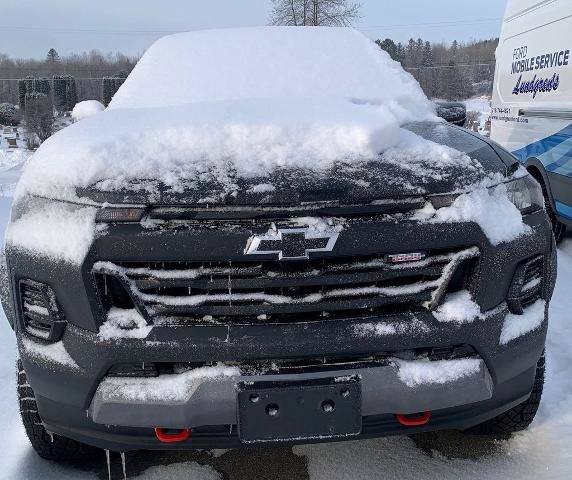 Used 2024 Chevrolet Colorado Trail Boss w/ Technology Package image 2