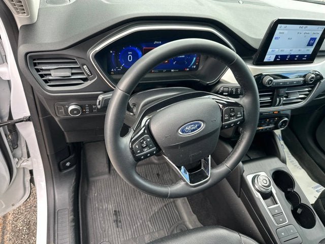 Certified 2022 Ford Escape SEL w/ Technology Package AWD/4WD image 17