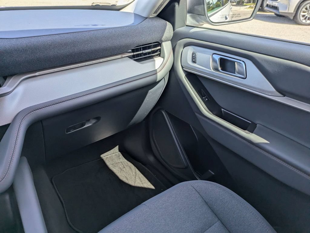 Certified 2026 Ford Explorer Active RWD image 18