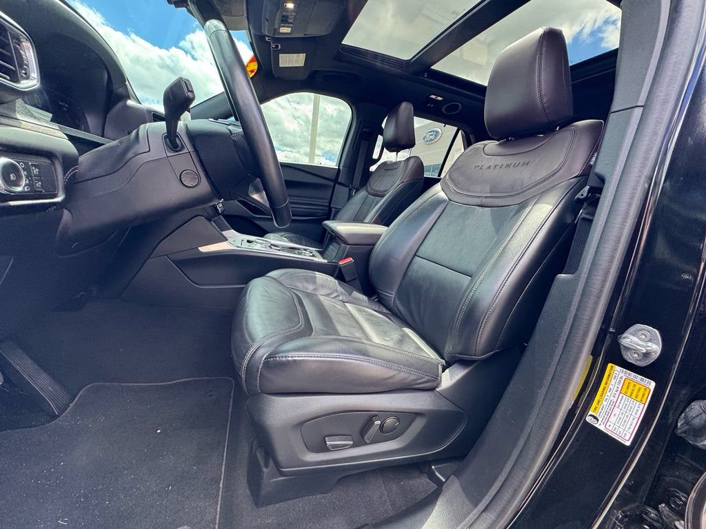 Certified 2022 Ford Explorer Platinum w/ Equipment Group 601A AWD/4WD image 30